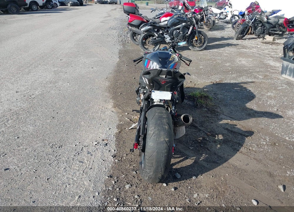 2022 BMW S 1000 RR VIN: WB10E230XN6F17996