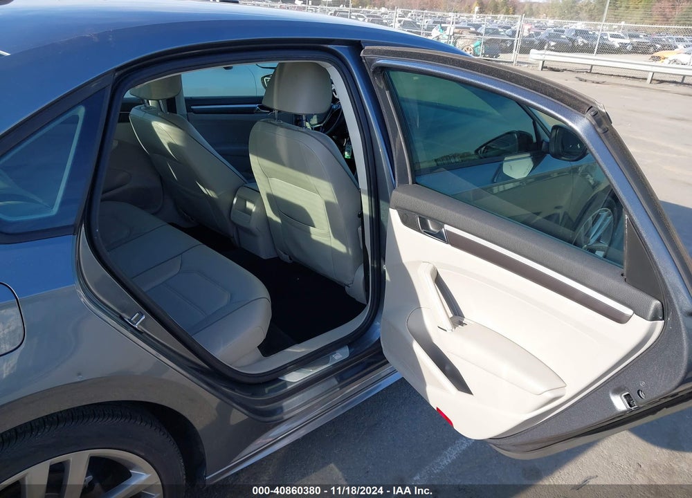 2018 VOLKSWAGEN PASSAT 2.0T R-LINE/2.0T S VIN: 1VWAA7A33JC037916