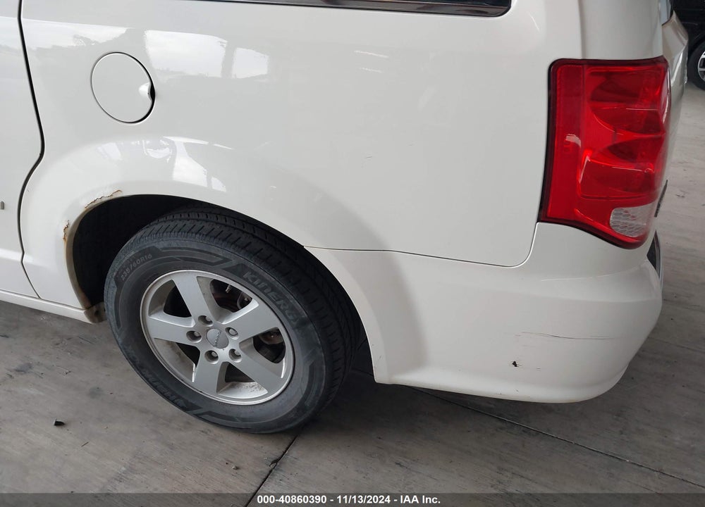 2011 DODGE GRAND CARAVAN CREW VIN: 2D4RN5DG2BR699754