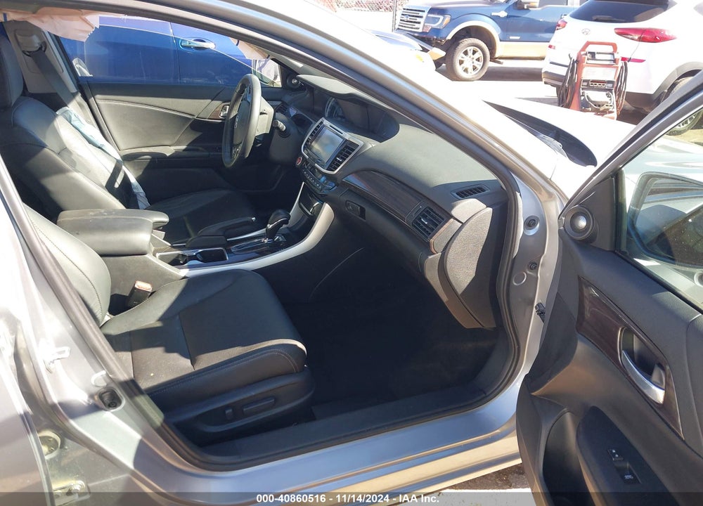 2017 HONDA ACCORD EX-L V6 VIN: 1HGCR3F87HA006533