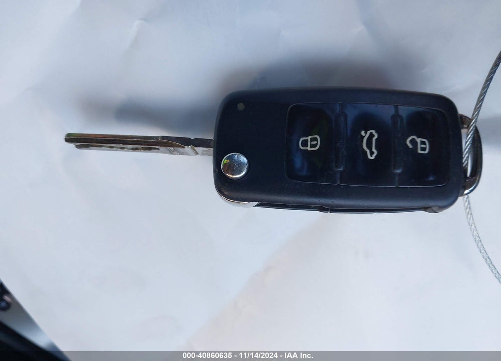 2011 VOLKSWAGEN JETTA 2.5L SE VIN: 3VWDZ7AJ6BM360278