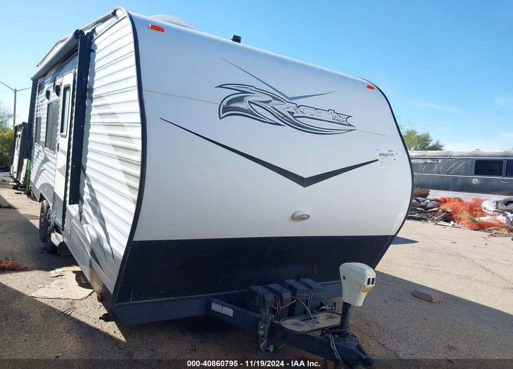 2015 SANDSPORT BY PACIFIC METAL X TOY HAULER S VIN: 5UYRN2625FR019011