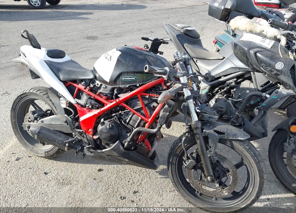 2012 HONDA CBR250 R VIN: MLHMC4104C5206750
