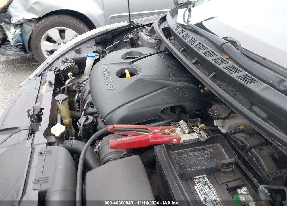 2012 HYUNDAI ELANTRA VIN: 5NPDH4AE8CH074382