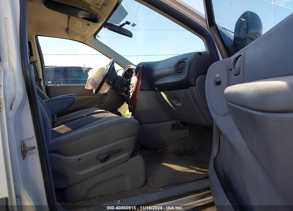 2007 CHRYSLER TOWN & COUNTRY VIN: 1A4GJ45R87B107851