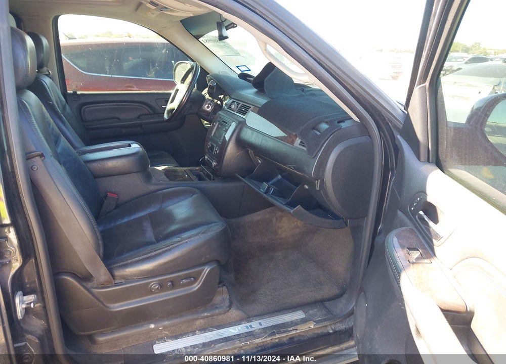 2009 GMC YUKON XL 1500 DENALI VIN: 1GKFC06259J102349