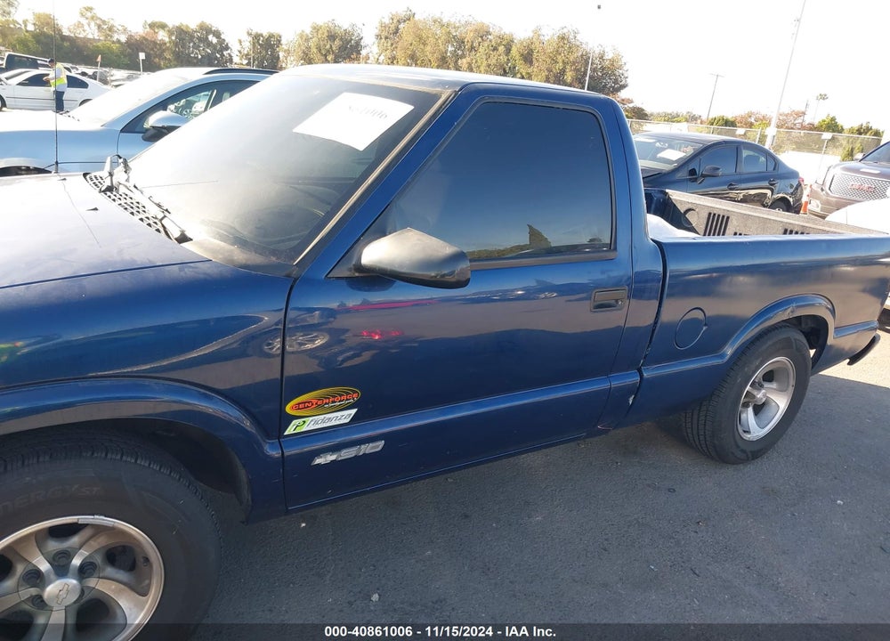 2002 CHEVROLET S-10 VIN: 1GCCS145228235345