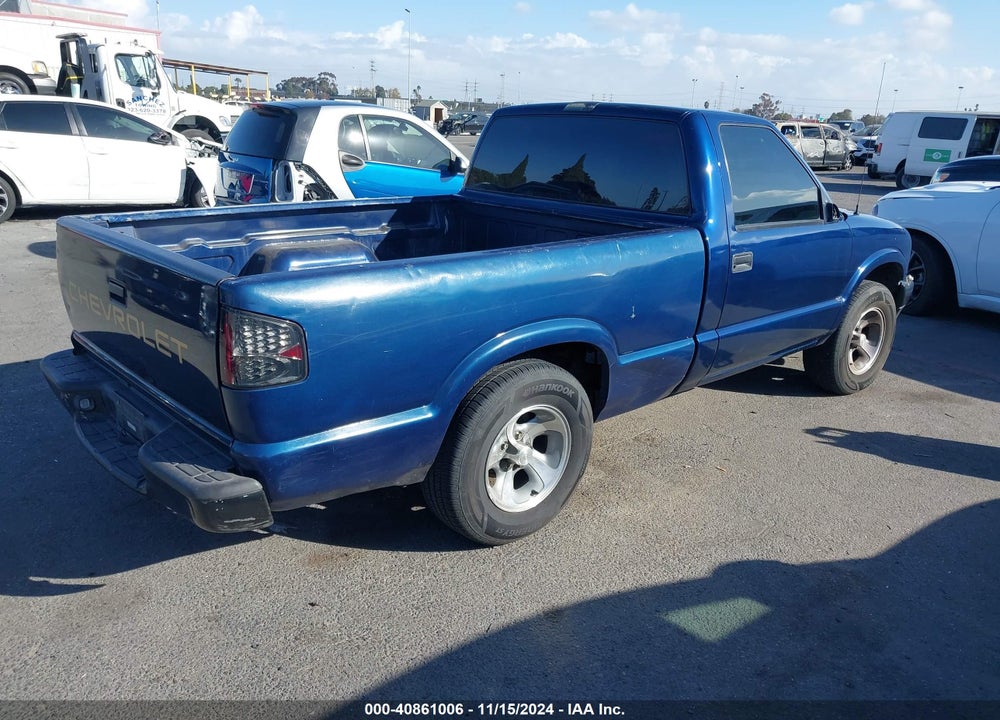 2002 CHEVROLET S-10 VIN: 1GCCS145228235345