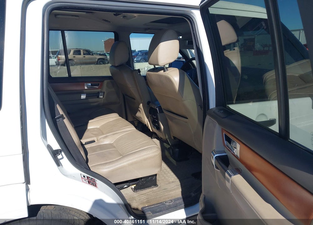 2011 LAND ROVER LR4 VIN: SALAK2D40BA572750