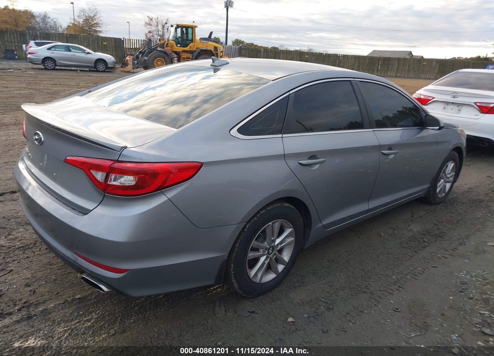 2015 HYUNDAI SONATA SE VIN: 5NPE24AF0FH256807