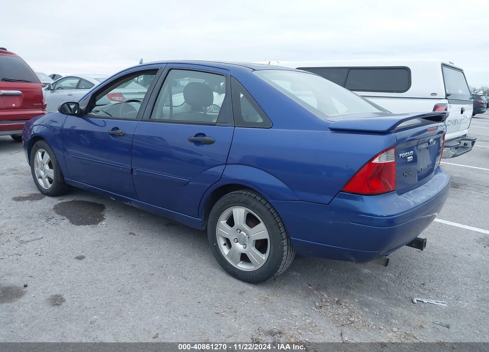 2005 FORD FOCUS ZX4 VIN: 1FAFP34N05W134689