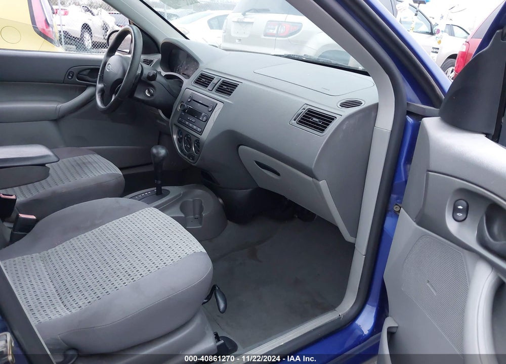 2005 FORD FOCUS ZX4 VIN: 1FAFP34N05W134689
