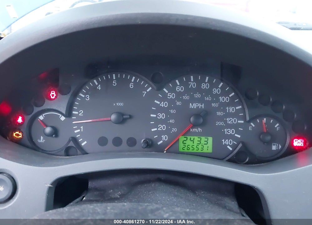 2005 FORD FOCUS ZX4 VIN: 1FAFP34N05W134689
