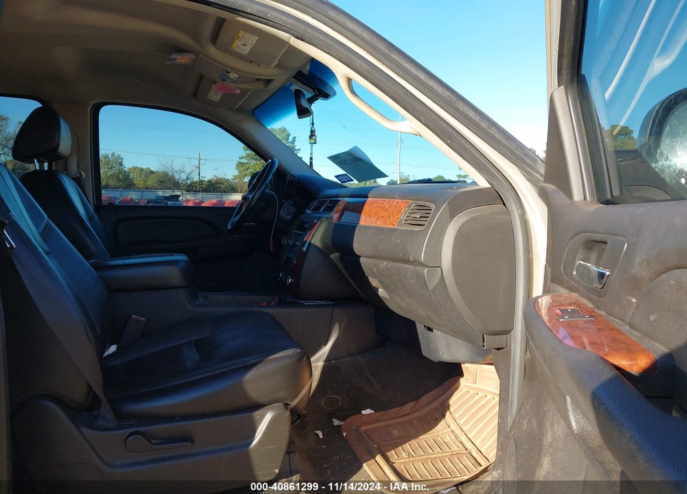 2007 CHEVROLET SUBURBAN 1500 VIN: 1GNFK16397J271565