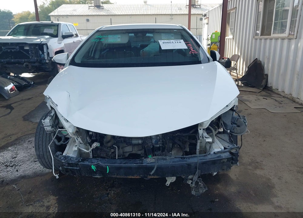 2018 TOYOTA COROLLA SE VIN: 5YFBURHE3JP765096