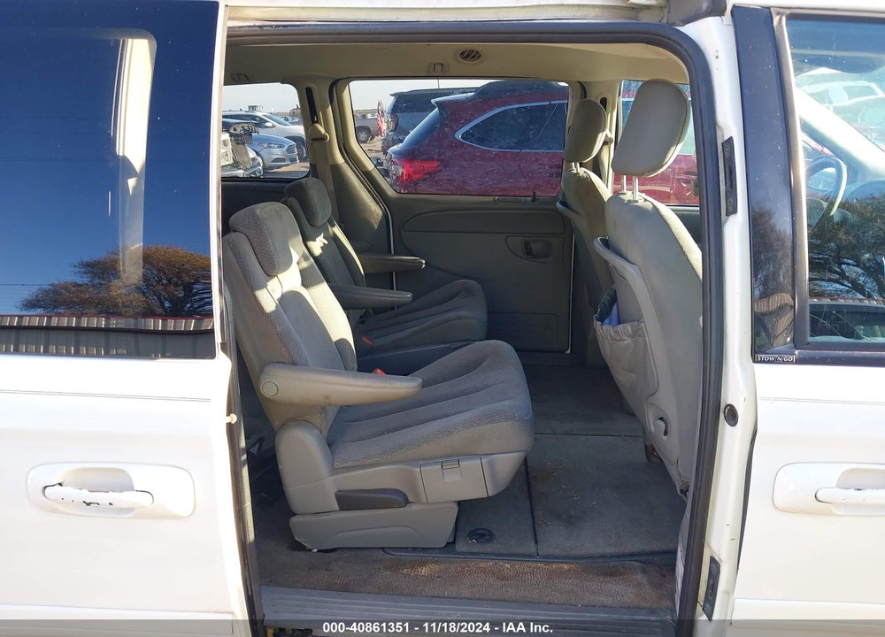 2005 CHRYSLER TOWN & COUNTRY LX VIN: 2C4GP44R75R398265