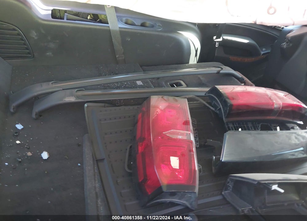 2020 CHEVROLET SUBURBAN 4WD PREMIER VIN: 1GNSKJKJ3LR206287