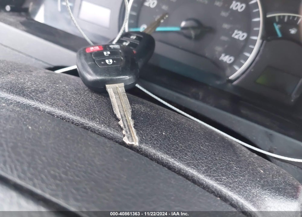 2014 TOYOTA CAMRY XLE VIN: 4T4BF1FK7ER417932