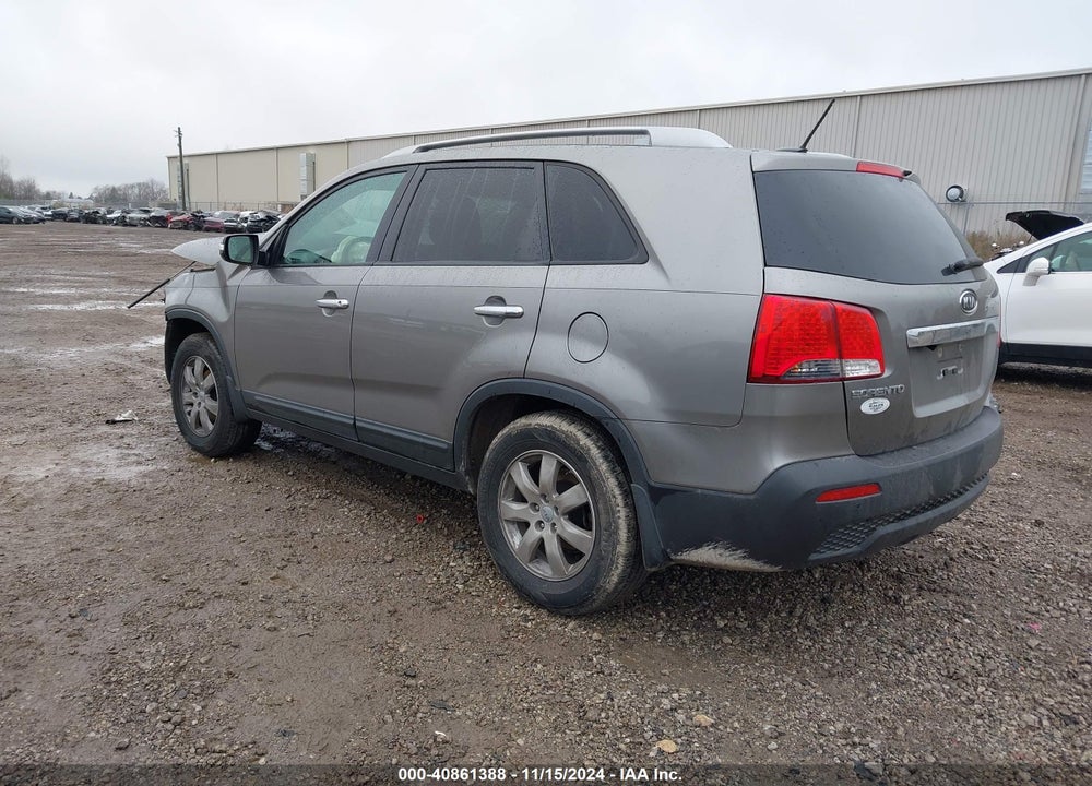 2013 KIA SORENTO LX VIN: 5XYKT3A60DG423018