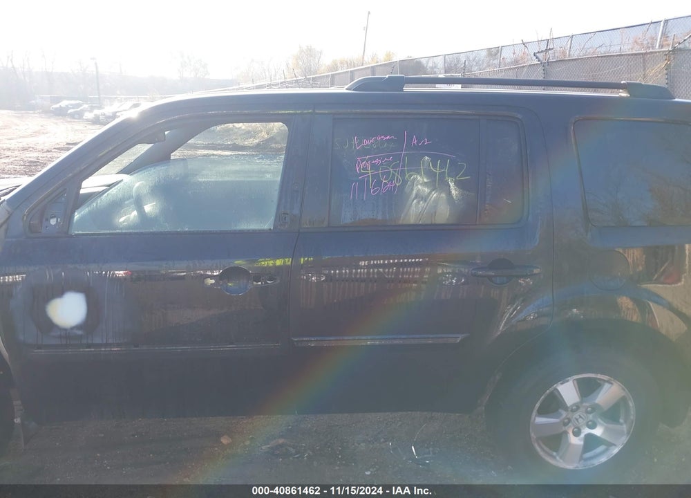 2010 HONDA PILOT EX-L VIN: 5FNYF4H55AB013936