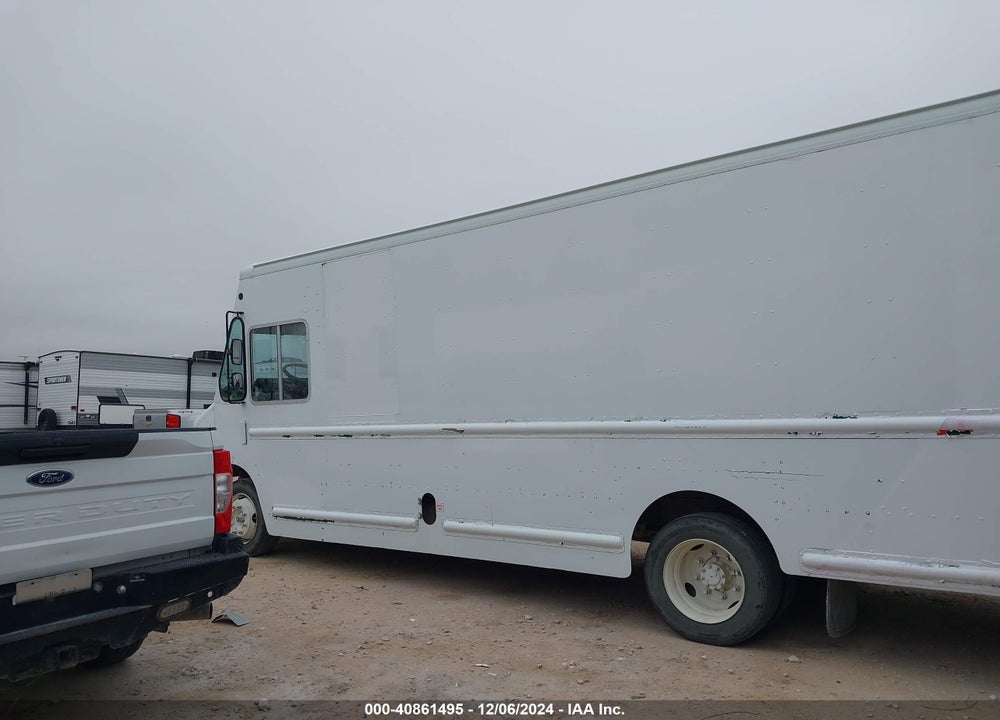 2010 FREIGHTLINER CHASSIS M LINE WALK-IN VAN VIN: 4UZAAPDU9ACAP8332