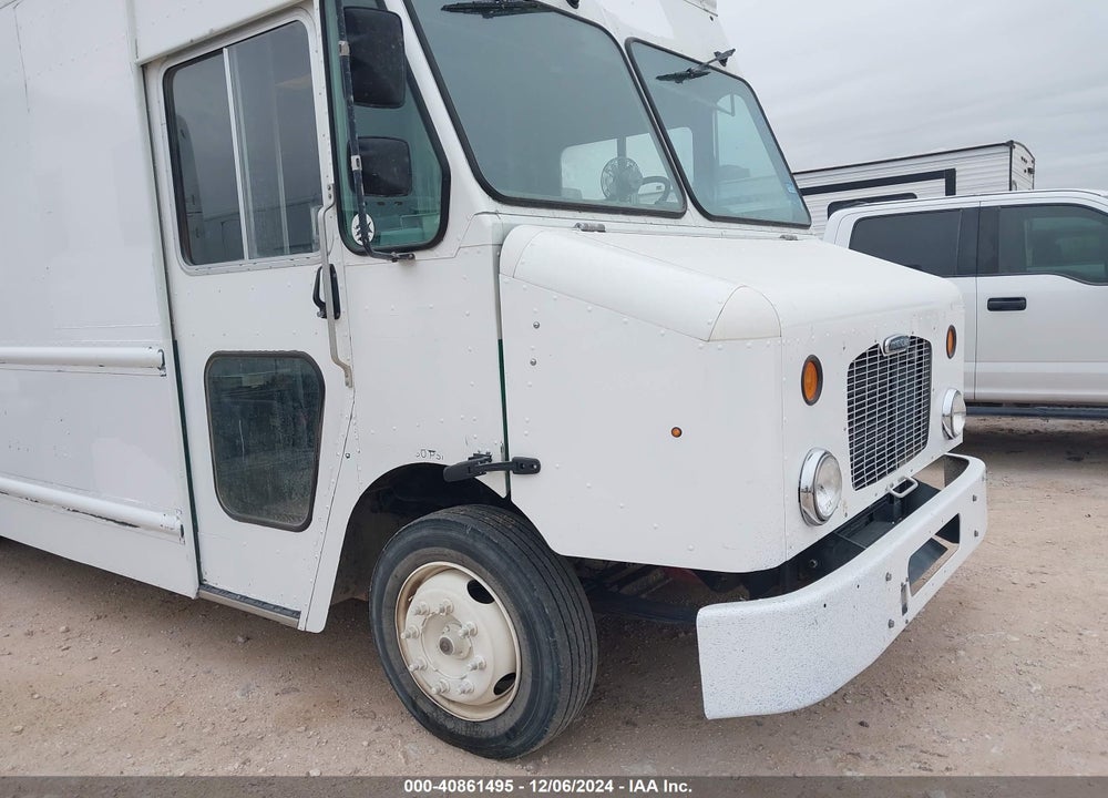 2010 FREIGHTLINER CHASSIS M LINE WALK-IN VAN VIN: 4UZAAPDU9ACAP8332