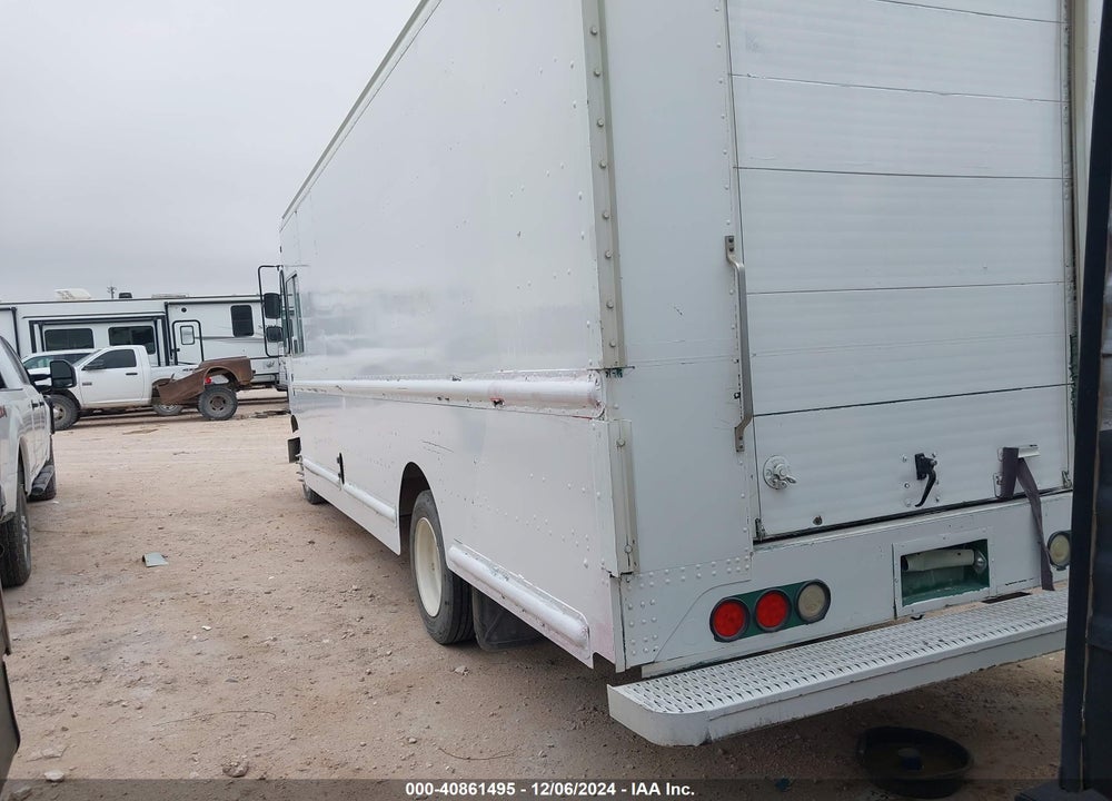2010 FREIGHTLINER CHASSIS M LINE WALK-IN VAN VIN: 4UZAAPDU9ACAP8332