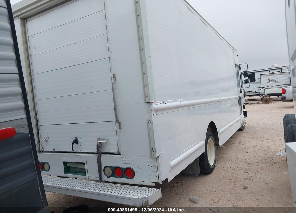 2010 FREIGHTLINER CHASSIS M LINE WALK-IN VAN VIN: 4UZAAPDU9ACAP8332