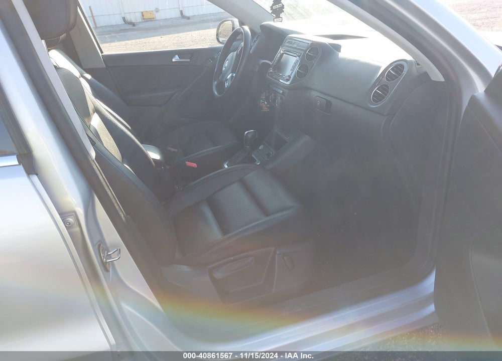 2015 VOLKSWAGEN TIGUAN SE VIN: WVGAV7AX1FW502320