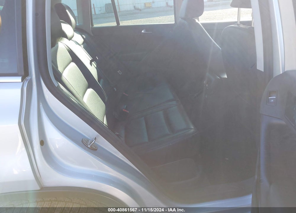 2015 VOLKSWAGEN TIGUAN SE VIN: WVGAV7AX1FW502320
