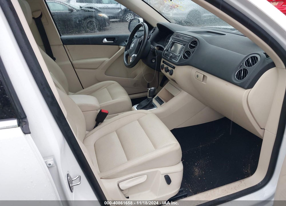 2013 VOLKSWAGEN TIGUAN VIN: WVGBV3AX5DW063309