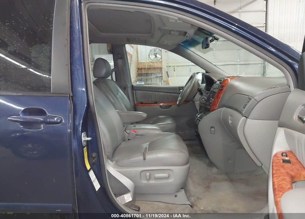 2006 TOYOTA SIENNA XLE VIN: 5TDBA22C76S066852