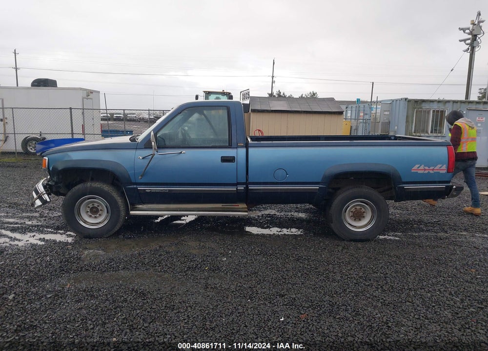 1988 CHEVROLET GMT-400 K3500 VIN: 1GCGK34N2JE170316