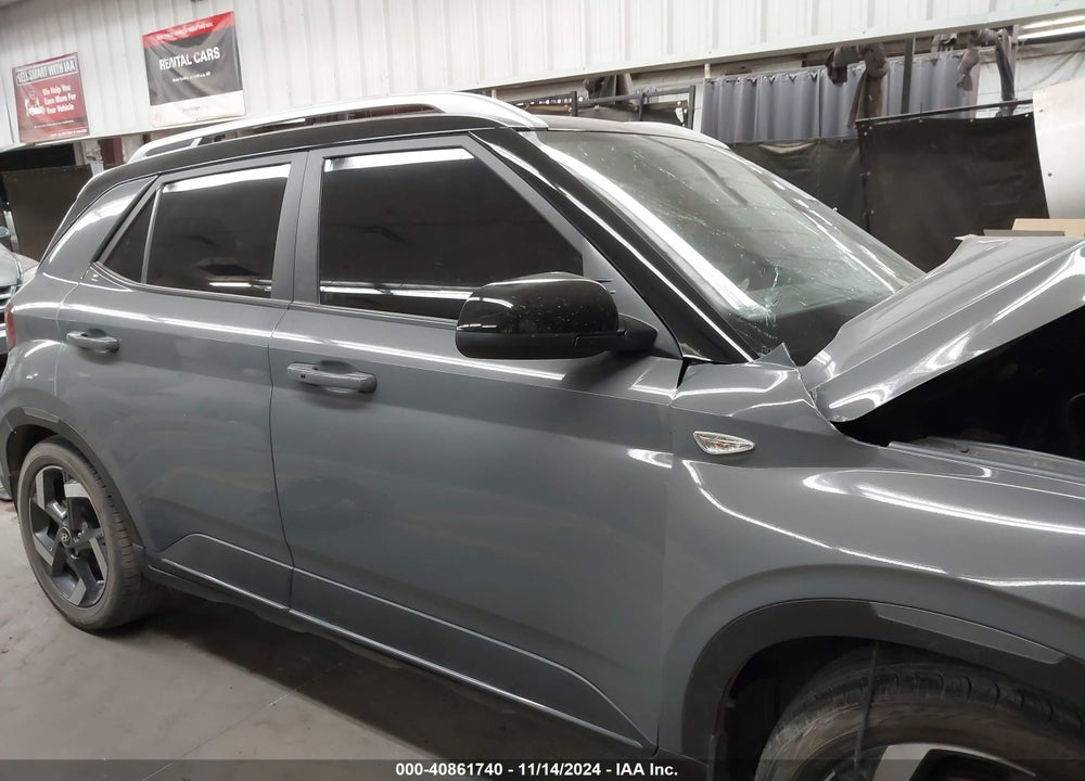 2022 HYUNDAI VENUE LIMITED VIN: KMHRC8A35NU208182