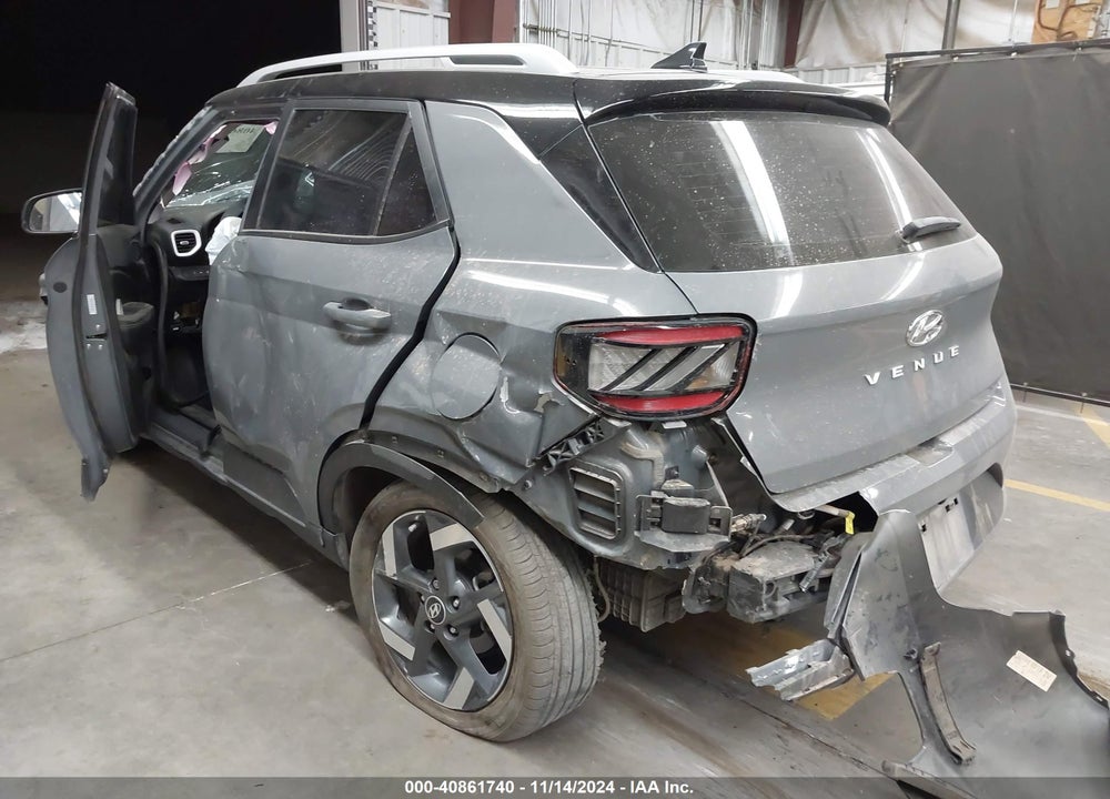 2022 HYUNDAI VENUE LIMITED VIN: KMHRC8A35NU208182