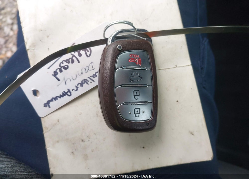 2017 HYUNDAI ELANTRA LIMITED VIN: KMHD84LF0HU228372