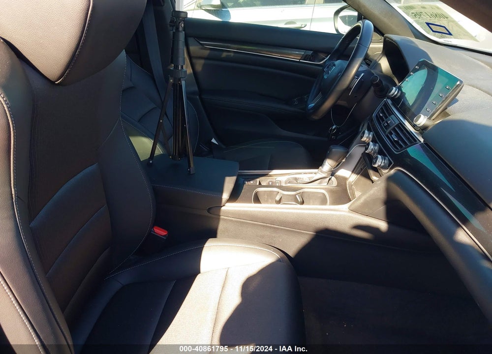 2022 HONDA ACCORD VIN: 1HGCV1F30NA111267