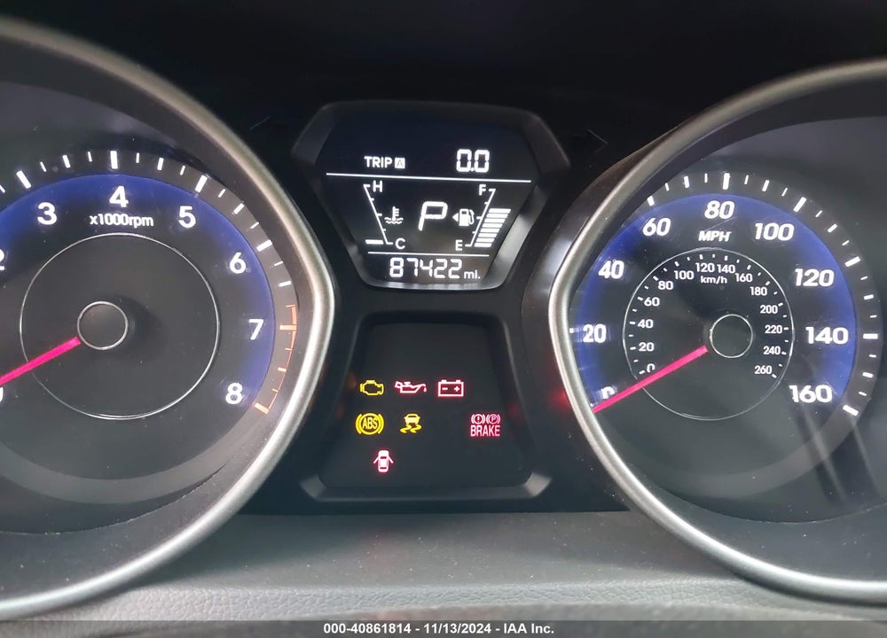 2014 HYUNDAI ELANTRA VIN: 5NPDH4AE7EH523876