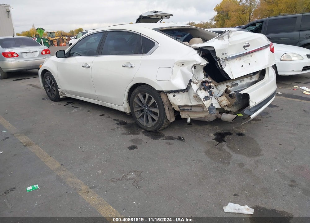 2017 NISSAN ALTIMA VIN: 1N4AL3AP8HC265550