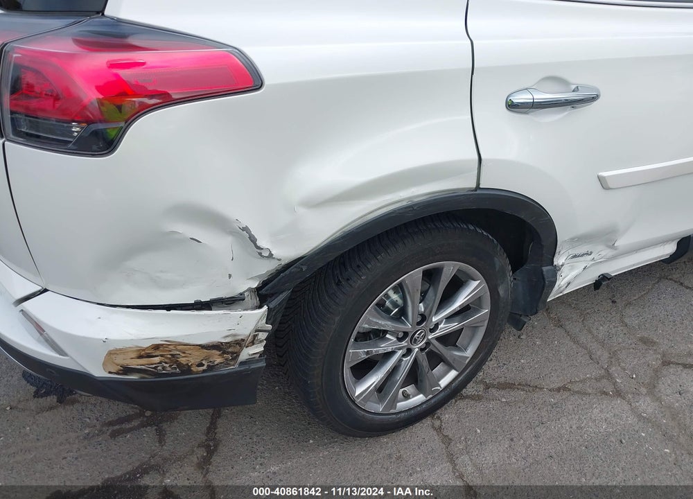 2018 TOYOTA RAV4 HYBRID LIMITED VIN: JTMDJREVXJD212390
