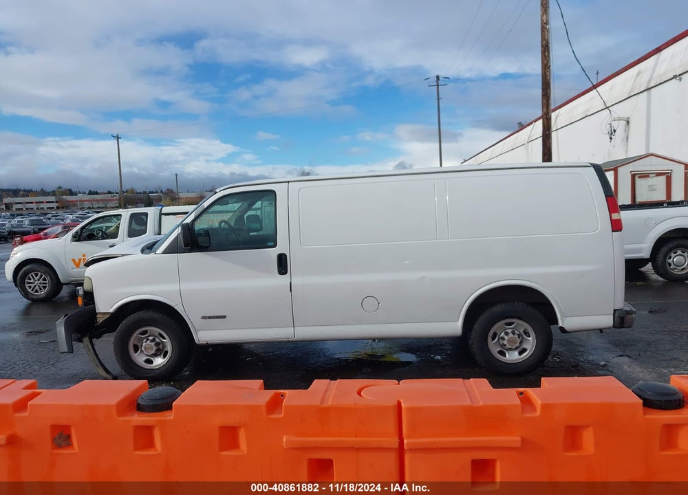 2004 CHEVROLET EXPRESS VIN: 1GCHG35U641149640