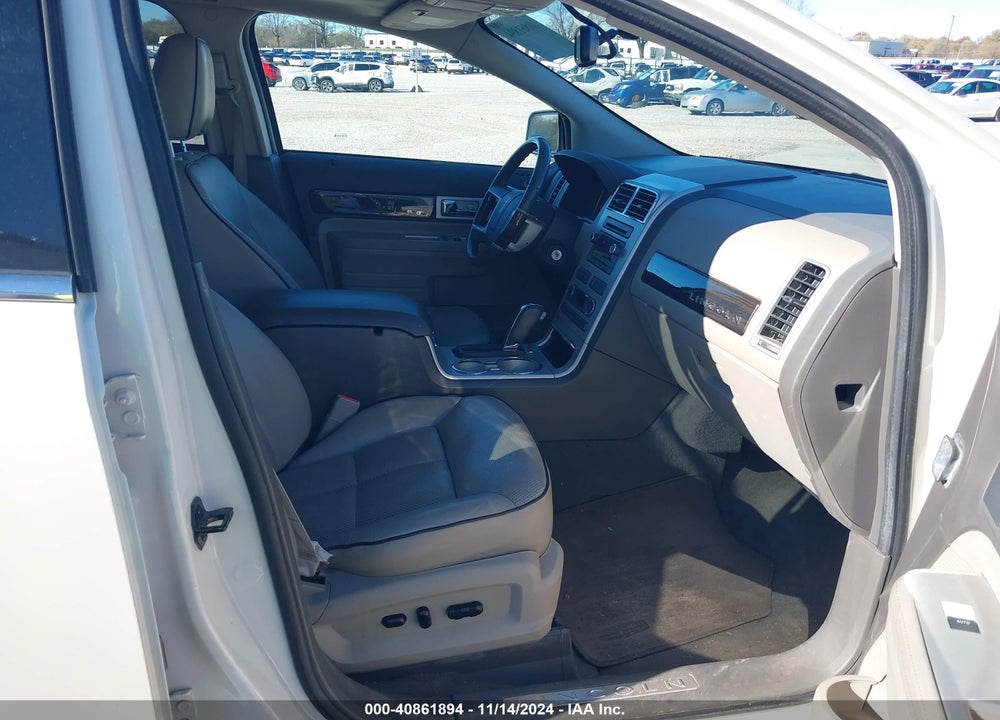 2008 LINCOLN MKX VIN: 2LMDU88C98BJ20103