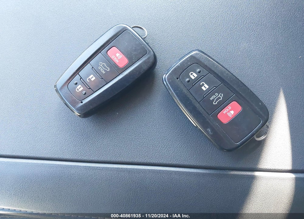 2022 TOYOTA HIGHLANDER HYBRID XLE VIN: 5TDGARAH7NS512153