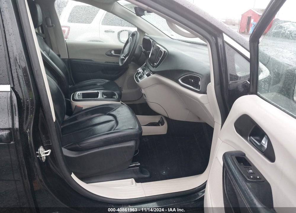 2023 CHRYSLER PACIFICA TOURING L VIN: 2C4RC1BG7PR625283