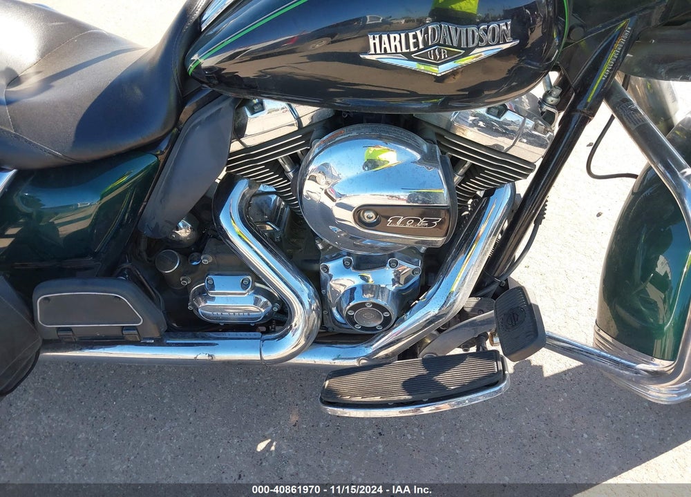 2015 HARLEY-DAVIDSON FLHR ROAD KING VIN: 1HD1FBM13FB633427