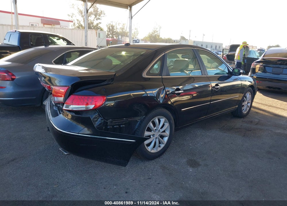 2008 HYUNDAI AZERA LIMITED VIN: KMHFC46F28A320250