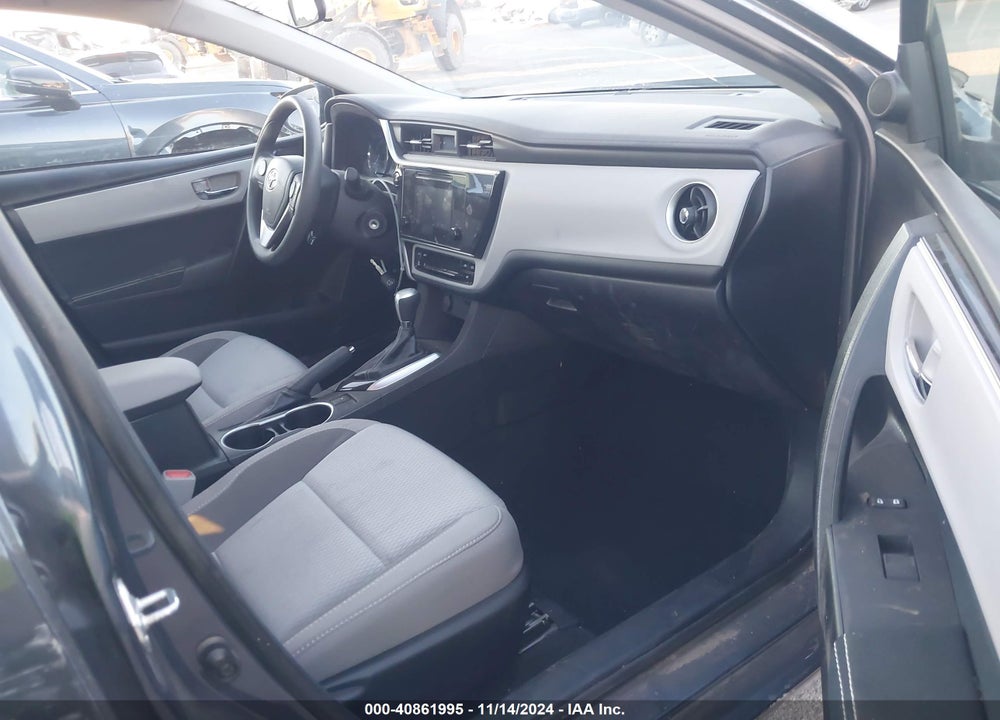 2018 TOYOTA COROLLA LE VIN: 5YFBURHE4JP765351