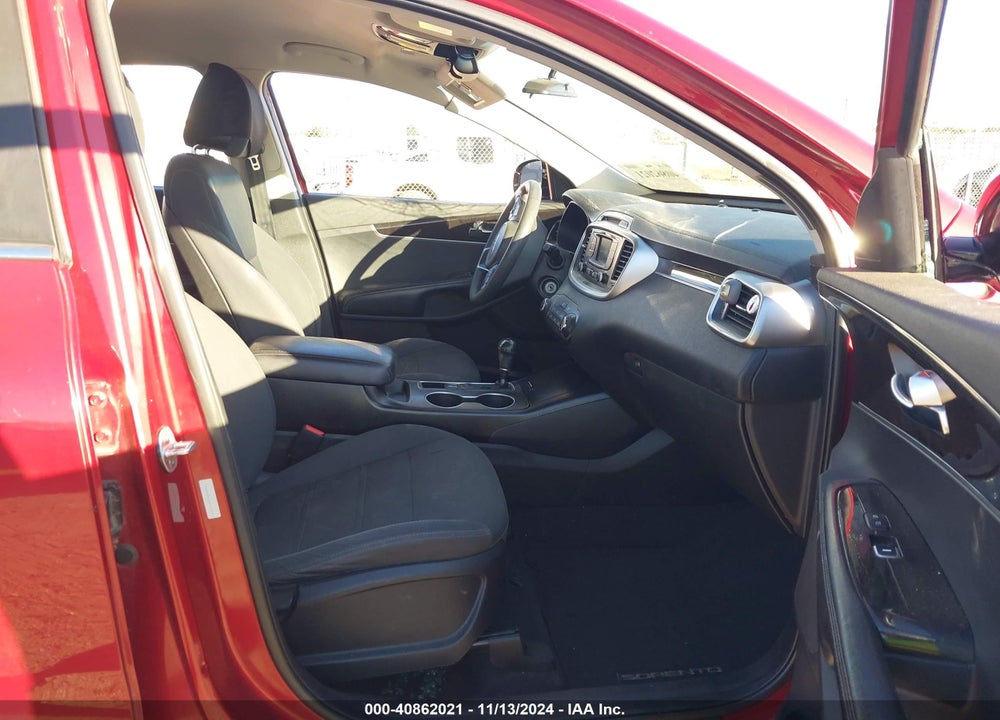 2016 KIA SORENTO 2.4L LX VIN: 5XYPG4A30GG166503