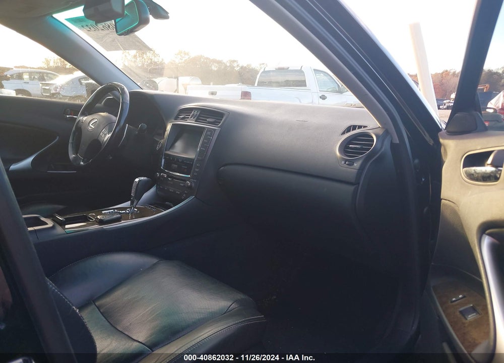 2009 LEXUS IS 350 VIN: JTHBE262195021985