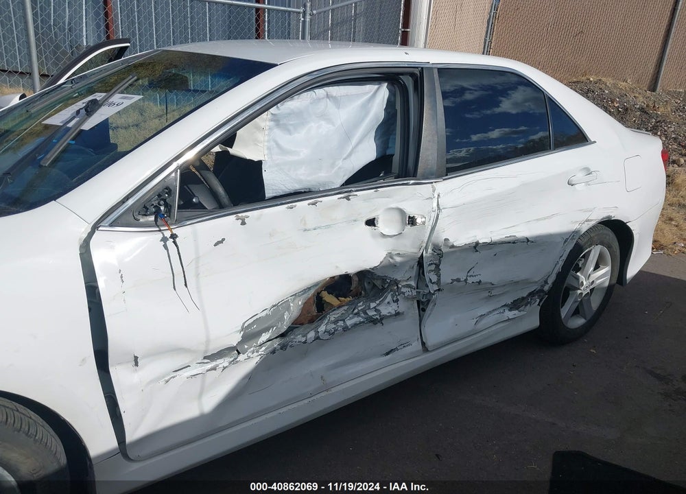 2014 TOYOTA CAMRY SE VIN: 4T1BF1FK4EU839375